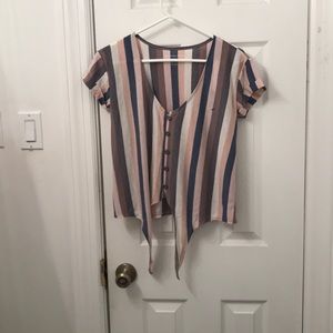 American Eagle tie front short sleeved shirt